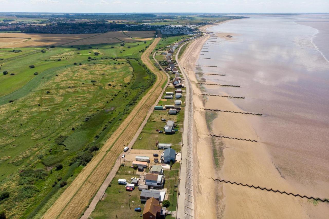 8 Berth Caravan For Hire At Manor Park Near To A Great Beach Ref 23041C Hunstanton Zewnętrze zdjęcie