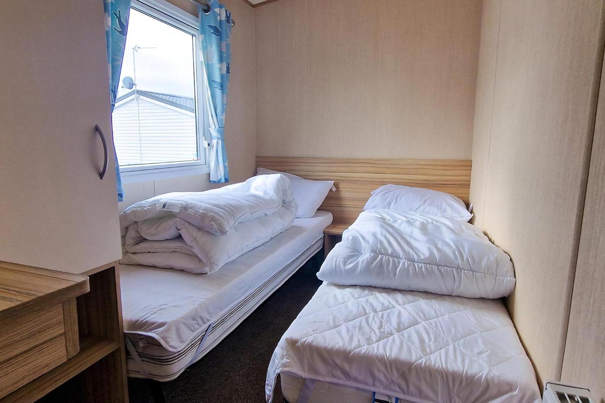 8 Berth Caravan For Hire At Manor Park Near To A Great Beach Ref 23041C Hunstanton Zewnętrze zdjęcie