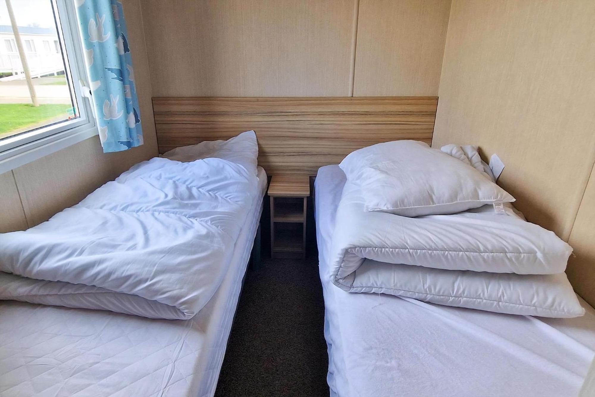 8 Berth Caravan For Hire At Manor Park Near To A Great Beach Ref 23041C Hunstanton Zewnętrze zdjęcie